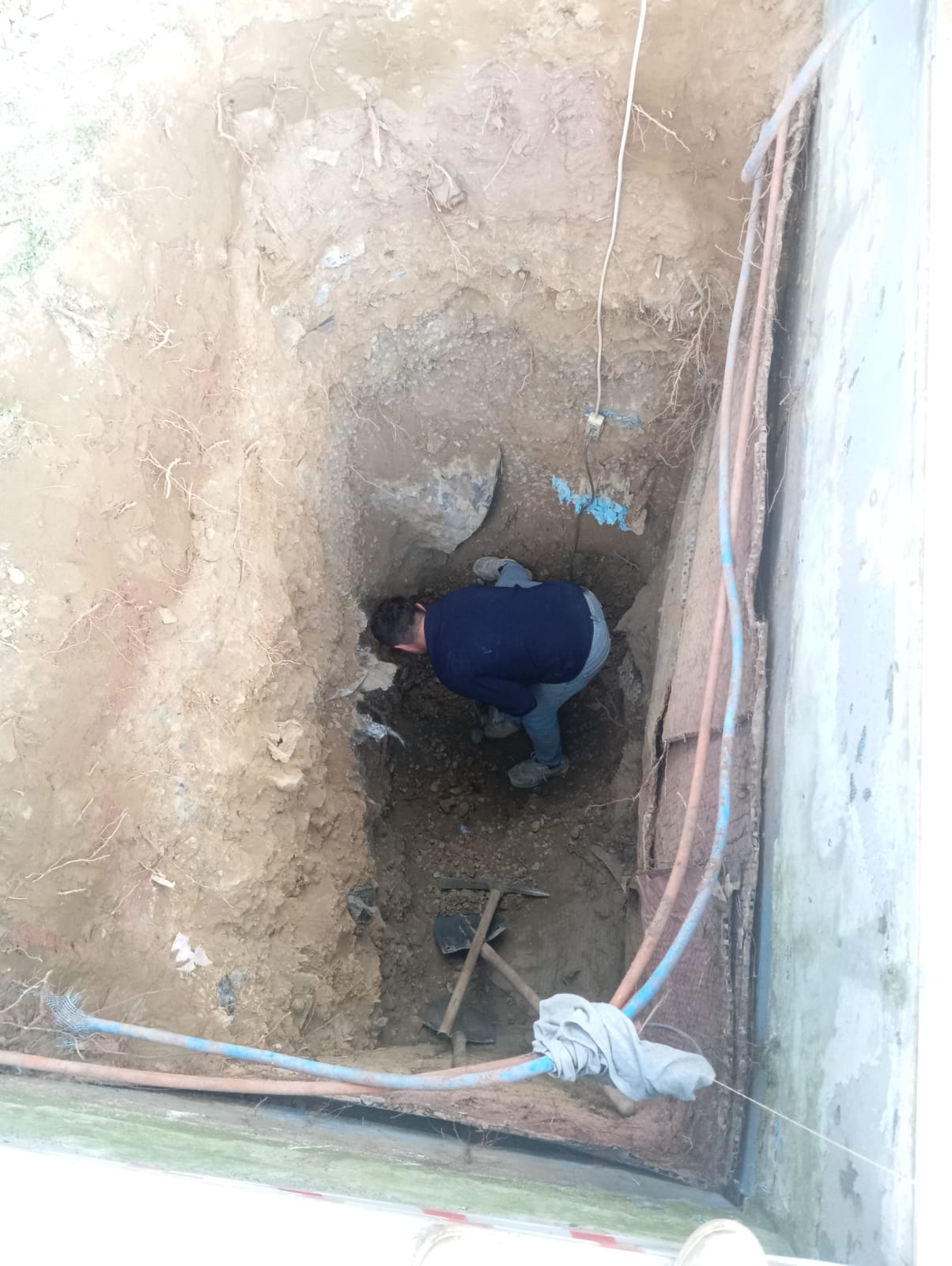 Kuyu açma sonrası betonlama ve ankraj uygulaması, drenaj hatlarının hazırlanması